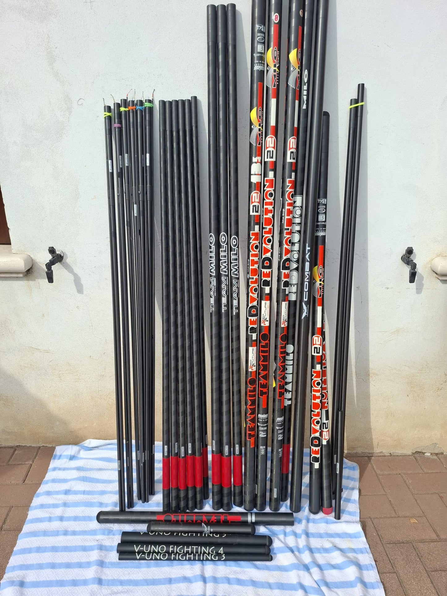 Milo Redvolution D22 pack